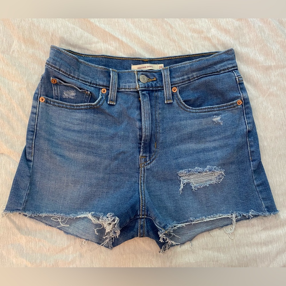 Women’s Levi High Rise jean shorts